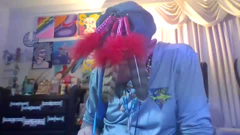 Feathers online show from 22, 12, 2025