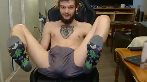 Snapshot of curiouss25 chatting on 9, 5, 2026 curiouss25 online show from 9, 5, 2026
