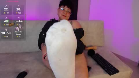 Snapshot of curly_cam_queen chatting on 6, 1, 2026 Bruna online show from 6, 1, 2026
