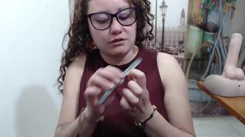 Snapshot of curly_greeneyed chatting on 15, 12, 2025 Vannesa online show from 15, 12, 2025