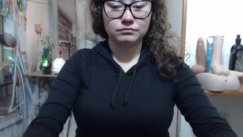 Snapshot of curly_greeneyed chatting on 9, 2, 2026 Vannesa online show from 9, 2, 2026