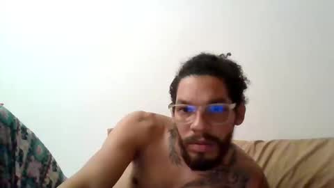 Snapshot of curly_louis chatting on 16, 4, 2026 curly_louis online show from 16, 4, 2026