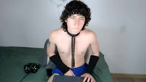 Snapshot of curlyytwink chatting on 1, 3, 2026 Noah online show from 1, 3, 2026