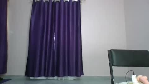 Essie online show from 10, 2, 2025