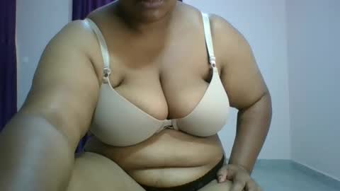 Essie online show from 25, 2, 2025