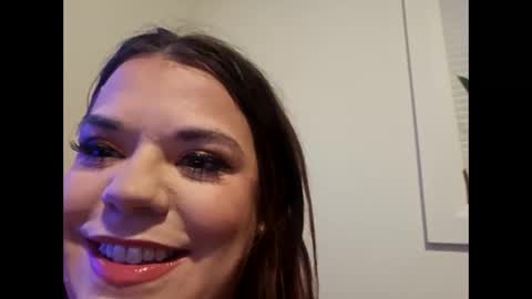 Snapshot of curvyandthic chatting on 27, 10, 2025 Curvyandthic online show from 27, 10, 2025