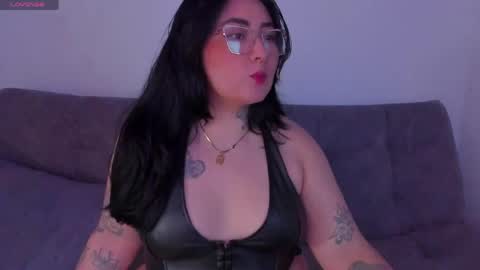 Snapshot of curvybaddie chatting on 6, 4, 2026 A online show from 6, 4, 2026