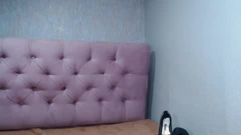 Julieth online show from 1, 2, 2025