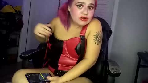 Snapshot of curvylucifinaxxx chatting on 4, 12, 2024 Lucifina ganja kittens online show from 4, 12, 2024