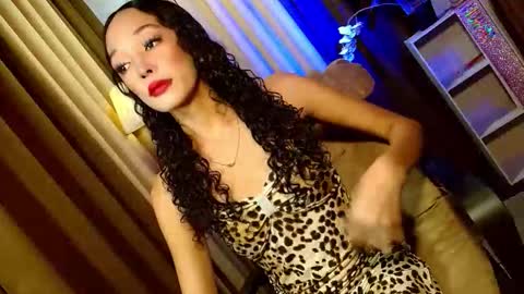Snapshot of curybb_hanna19 chatting on 17, 11, 2025 BBY CURLYHANNA online show from 17, 11, 2025