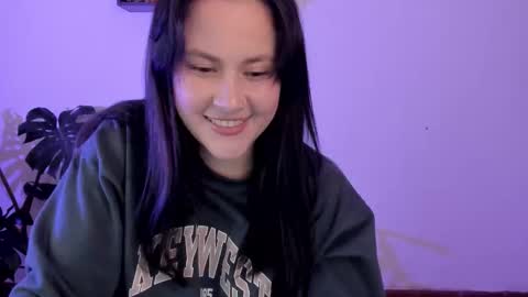 Snapshot of cute__berry chatting on 9, 11, 2025 Vivi online show from 9, 11, 2025