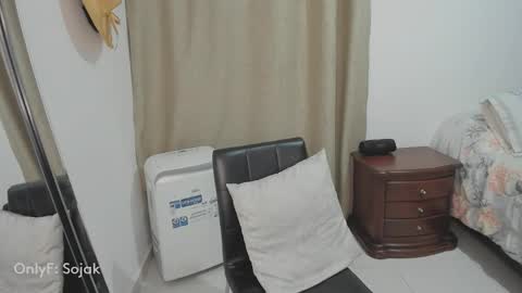 Snapshot of cute_brunett chatting on 28, 4, 2026 Sara online show from 28, 4, 2026