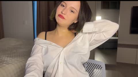 Snapshot of cute_emiliya chatting on 1, 4, 2026 Emily online show from 1, 4, 2026