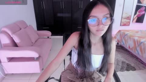 Snapshot of cute_fox_1 chatting on 9, 9, 2025 Bella Fox online show from 9, 9, 2025