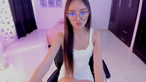 Snapshot of cute_fox_1 chatting on 8, 1, 2026 Bella Fox online show from 8, 1, 2026