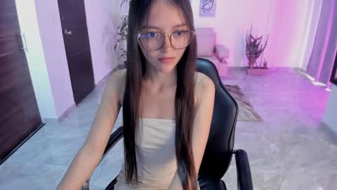 Snapshot of cute_fox_1 chatting on 7, 2, 2026 Bella Fox online show from 7, 2, 2026