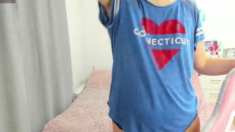 Snapshot of cute_kate0 chatting on 16, 9, 2025 cute_kate0 online show from 16, 9, 2025
