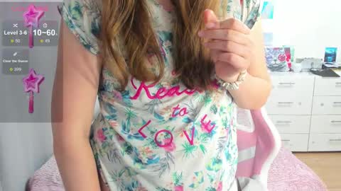 Snapshot of cute_kate0 chatting on 5, 10, 2025 cute_kate0 online show from 5, 10, 2025
