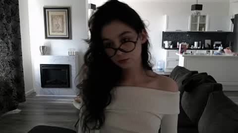 Snapshot of cute_lilia chatting on 3, 5, 2026 Lilia online show from 3, 5, 2026