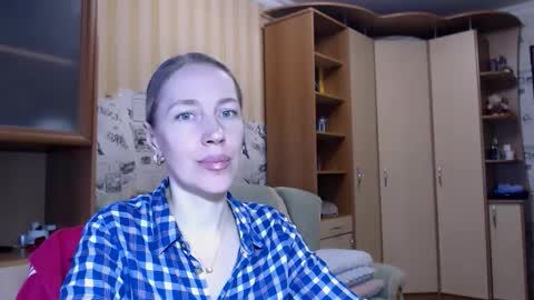 cute_lion_ online show from 18, 3, 2026