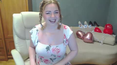 cute_phoenix online show from 28, 3, 2026