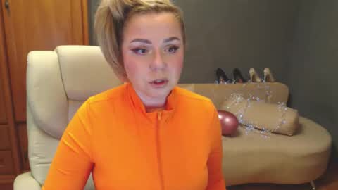 cute_phoenix online show from 6, 5, 2026