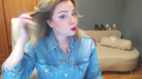 Snapshot of cute_phoenix chatting on 14, 5, 2026 cute_phoenix online show from 14, 5, 2026