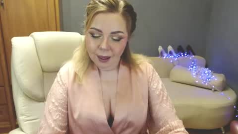 Snapshot of cute_phoenix chatting on 18, 6, 2026 cute_phoenix online show from 18, 6, 2026