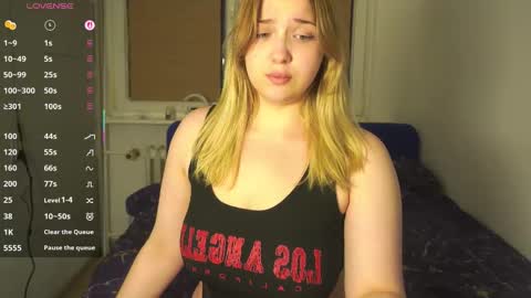 Snapshot of cute_sharloti chatting on 18, 9, 2025 Sasha online show from 18, 9, 2025