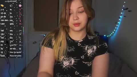 Snapshot of cute_sharloti chatting on 13, 12, 2025 Sasha online show from 13, 12, 2025