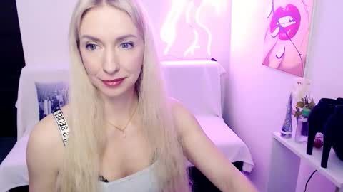 cute_smile_shy online show from 21, 2, 2026