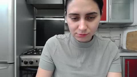 cute_strawberry_ online show from 5, 12, 2024