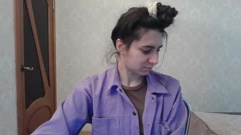 cute_strawberry_ online show from 18, 12, 2024