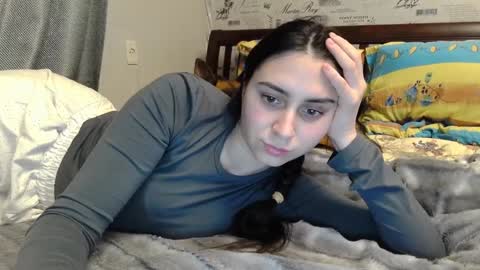 cute_strawberry_ online show from 30, 12, 2024