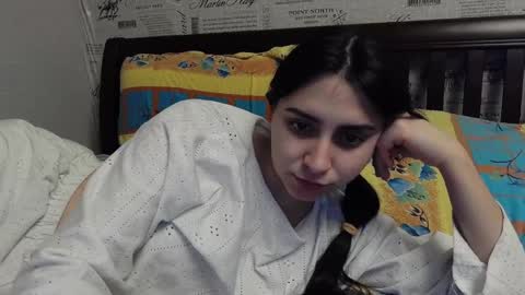 cute_strawberry_ online show from 8, 1, 2025