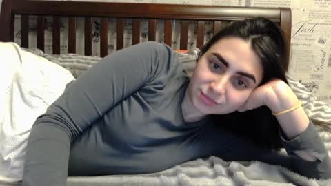 cute_strawberry_ online show from 27, 1, 2025