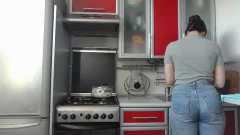 cute_strawberry_ online show from 10, 2, 2025