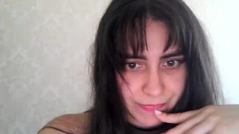 cute_strawberry_ online show from 16, 9, 2025