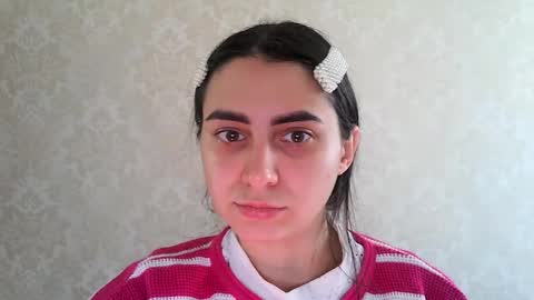 cute_strawberry_ online show from 5, 10, 2025