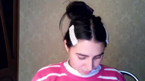 cute_strawberry_ online show from 16, 10, 2025