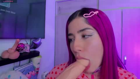 katalinda montt online show from 19, 4, 2026