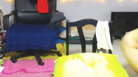 Snapshot of cuteandsexyone chatting on 20, 12, 2024 CuteAndSexyOne Na and Brian online show from 20, 12, 2024