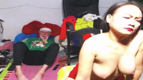 Snapshot of cuteandsexyone chatting on 30, 12, 2024 CuteAndSexyOne Na and Brian online show from 30, 12, 2024