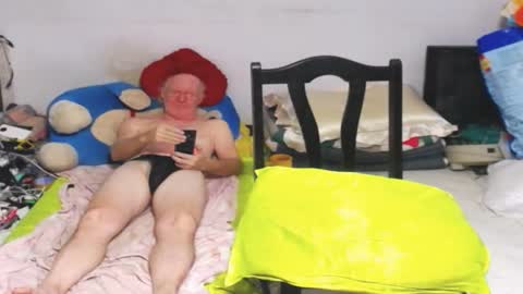Snapshot of cuteandsexyone chatting on 15, 2, 2025 CuteAndSexyOne Na and Brian online show from 15, 2, 2025