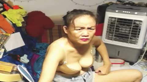 Snapshot of cuteandsexyone chatting on 27, 2, 2026 CuteAndSexyOne Na and Brian online show from 27, 2, 2026