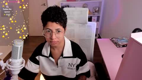 Snapshot of cutebunnybell chatting on 1, 11, 2025 cutebunnybell online show from 1, 11, 2025