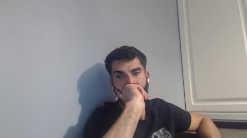 Snapshot of cuteeboy chatting on 4, 11, 2025 cuteeboy online show from 4, 11, 2025