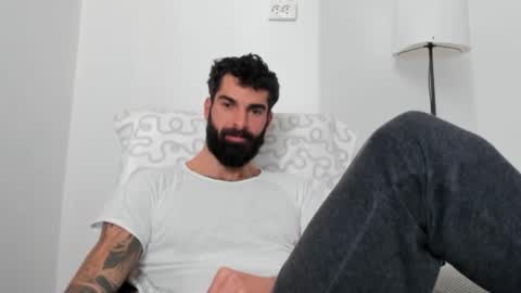 Snapshot of cuteeboy chatting on 24, 11, 2025 cuteeboy online show from 24, 11, 2025