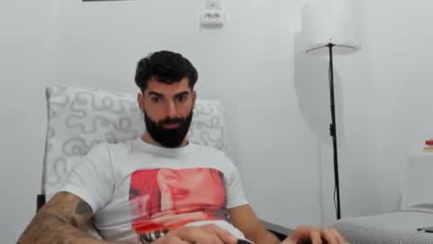 Snapshot of cuteeboy chatting on 27, 11, 2025 cuteeboy online show from 27, 11, 2025