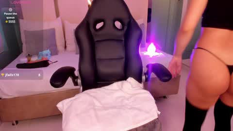 Snapshot of cuteeeva18 chatting on 6, 12, 2024 Eva online show from 6, 12, 2024